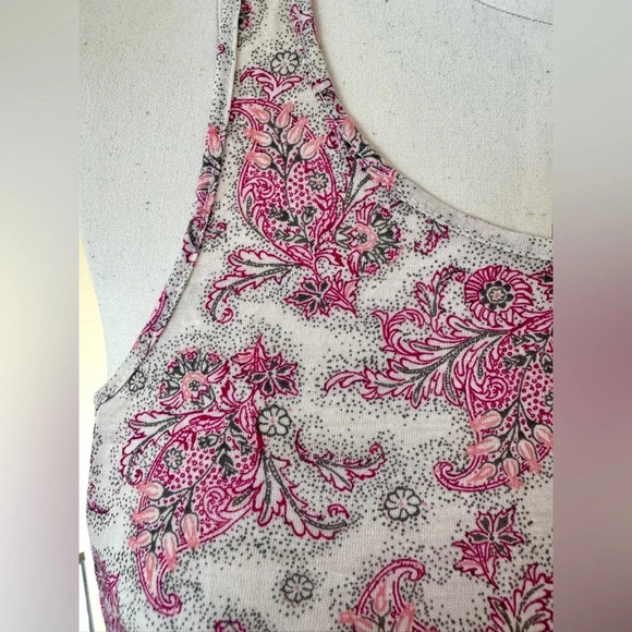 American Eagle Outfitters - Flowy Pink Paisley Racerback Tank - sleeveless - Picture 3 of 6